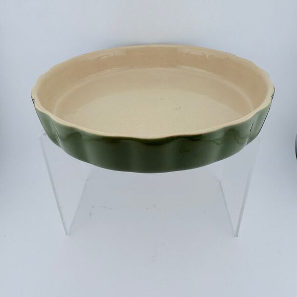 Culinary Colors Bakeware 6.5” Ceramic Pie Dish – Green & Beige Scalloped Edge - Picture 2 of 4